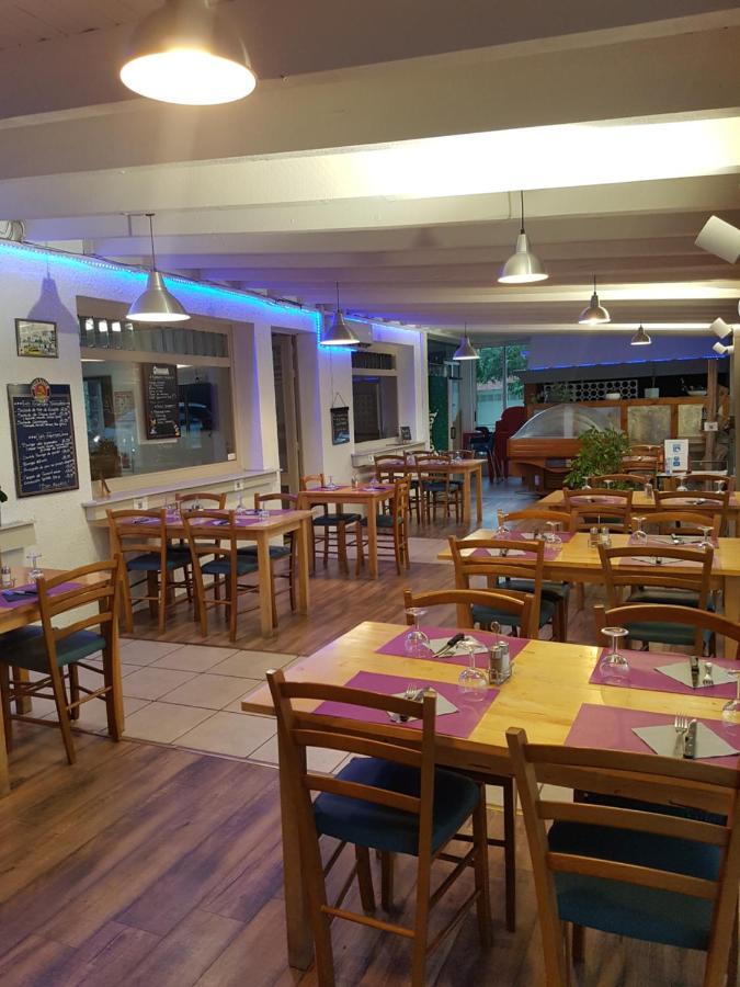 Le Sporting Hotel Beaumont-sur-Leze Exterior photo