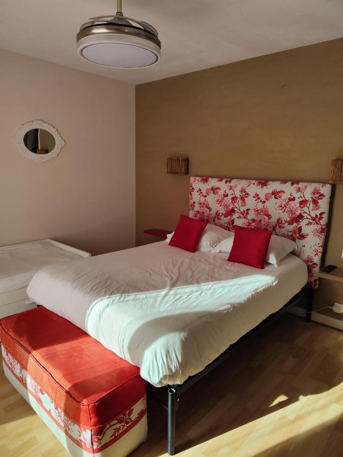 Le Sporting Hotel Beaumont-sur-Leze Room photo